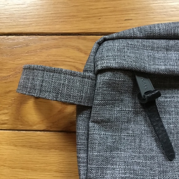 Herschel Draft Kings Raven Crosshatch Travel Bag - Picture 11 of 12